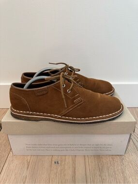 Clarks Men's Tan Suede Chukka Boots